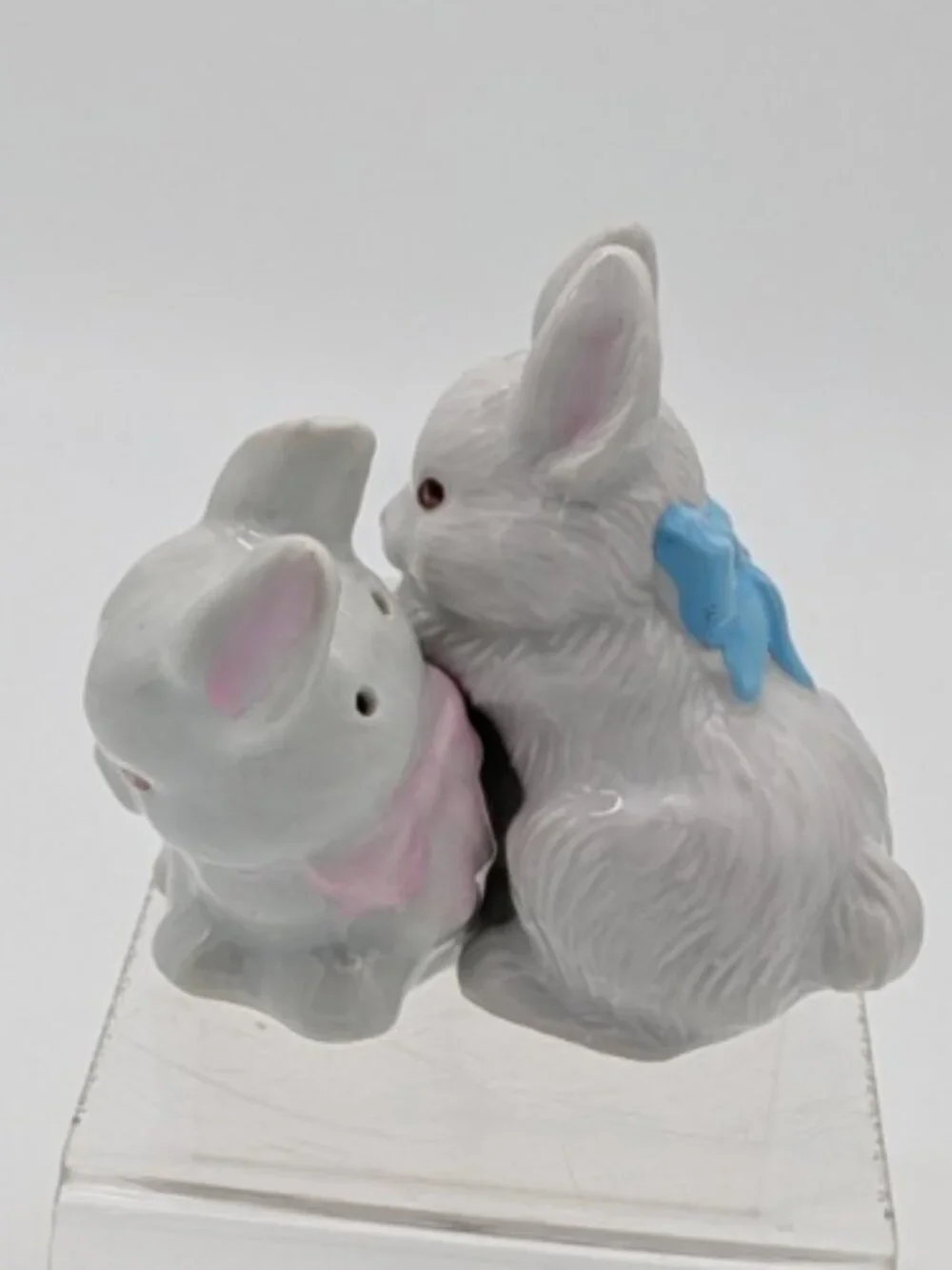 Vintage Enesco White Bunny Rabbit Salt & Pepper Shaker Set, CUTE Easter.